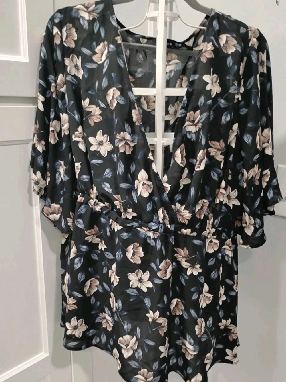 torrid Black Floral V-Neck Blouse with Beige & Blue Blooms